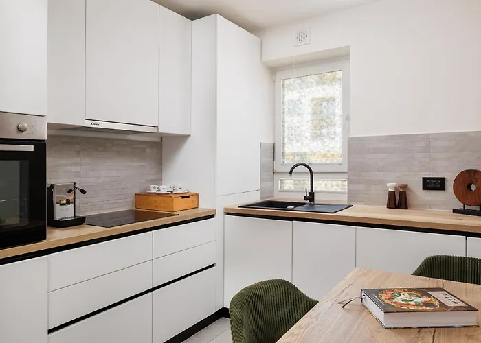 The Alley By Kanopian Braşov